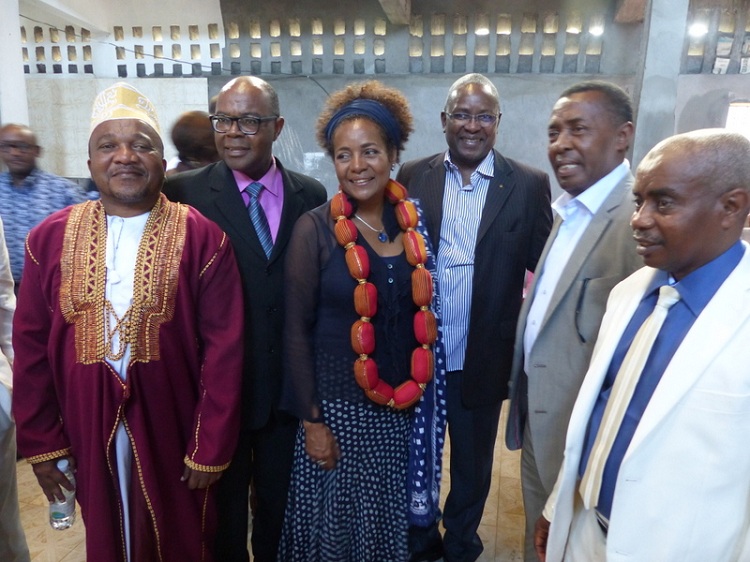 Séjour de la Secrétaire générale de la Francophonie Mme Michaelle Jean à Mbachilé, localité en première ligne contre le changement climatique